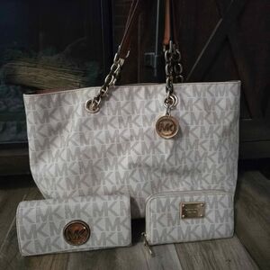 Michael Kors Beige Tote and Wallet Set
